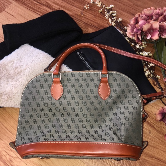 Dooney & Burke green purse NWOT - Picture 2 of 8